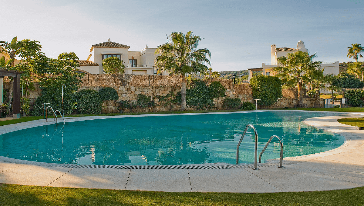 Villa in Sotogrande with 4 bedrooms and 5 bathrooms 450m2