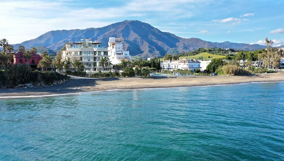 Apartment in Estepona with 3 bedrooms and 3 bathrooms 160m2