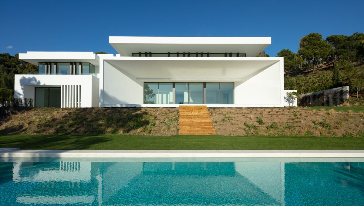 Villa in Benahavis with 5 bedrooms and 7 bathrooms 923m2