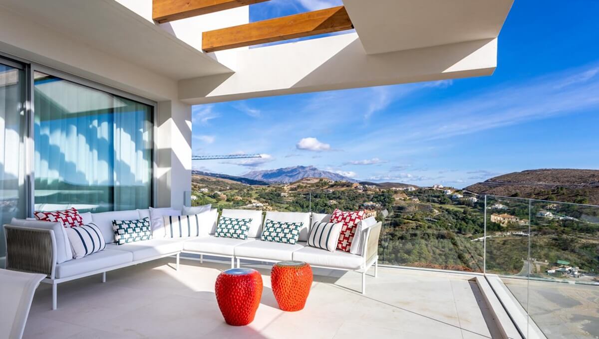 Penthouse in Benahavis with 3 bedrooms and 3 bathrooms 142m2