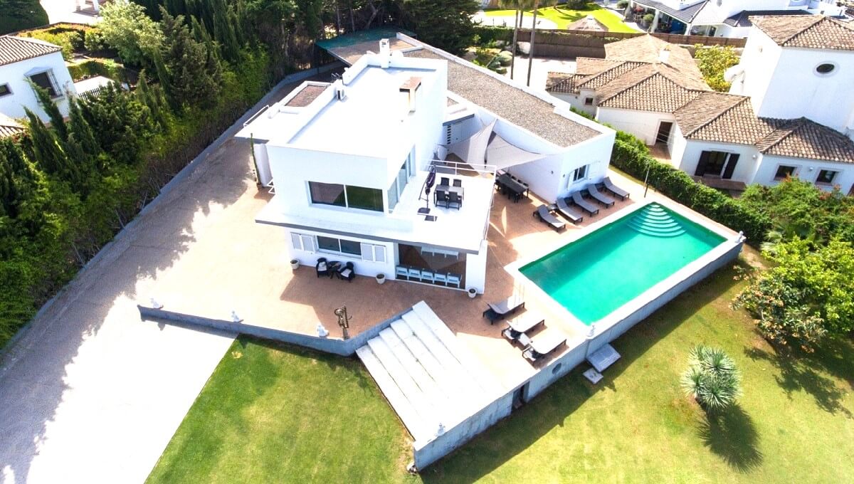 Villa in Sotogrande with 4 bedrooms and 4 bathrooms 475m2